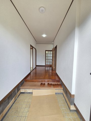 太田市大久保町　中古住宅の玄関|太田市大久保町　中古住宅