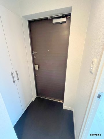 プレサンス本町ジョイス 仲介手数料無料の玄関