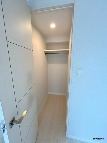 プレサンス本町ジョイス 仲介手数料無料の収納