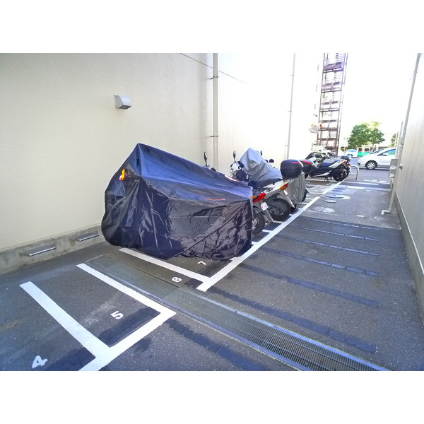 プラザ南行徳の駐車場