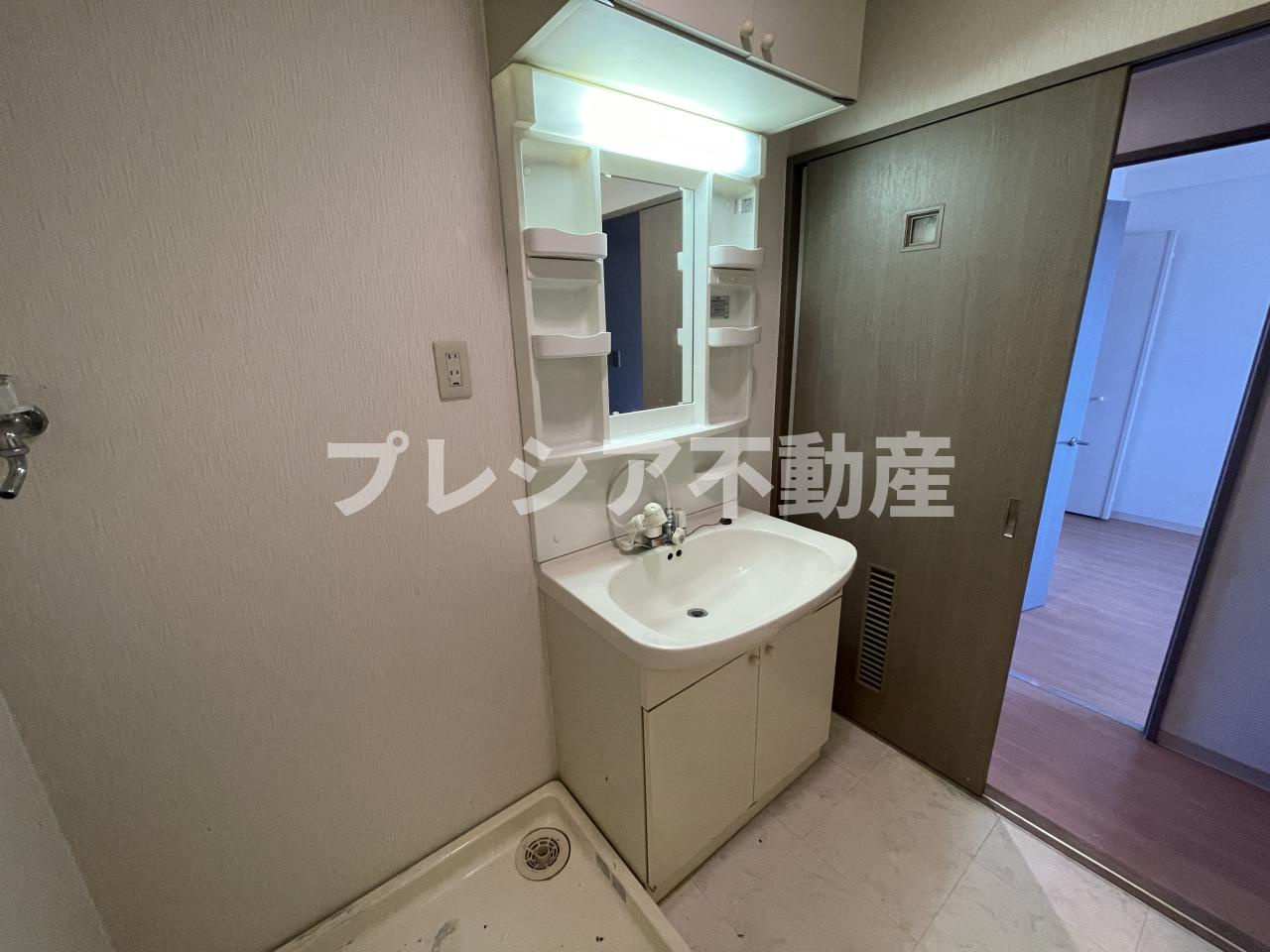 ヒルズ上甲子園の独立洗面台