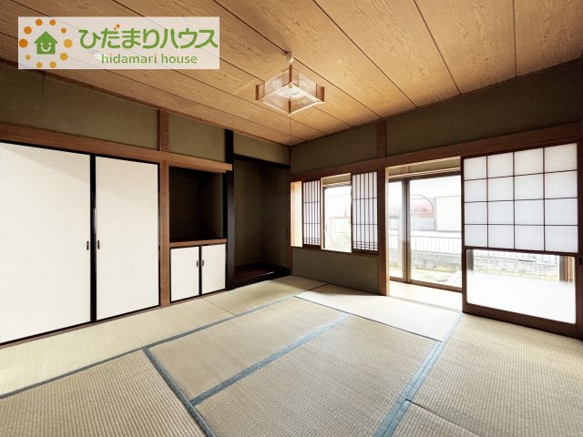 【和室】 | 筑西市幸町3丁目　中古戸建 | リビング横には、お子様の遊び場にもなる和室が隣接。小さなお子さまにはフローリングよりもやわらかい畳の方が安心です♪