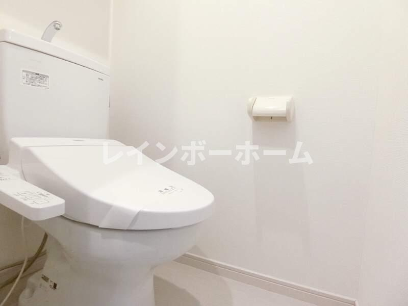リブリ・川越旭町のトイレ|落ち着いた色調のトイレです