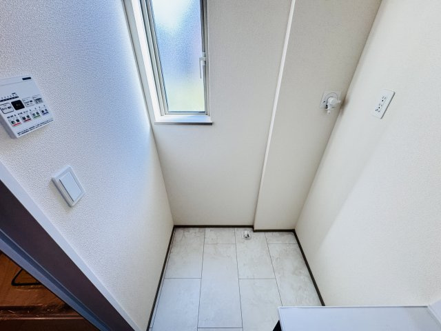 松戸市常盤平６丁目新築戸建【牧野原小学校：8分】のランドリースペース|洗濯機置き場