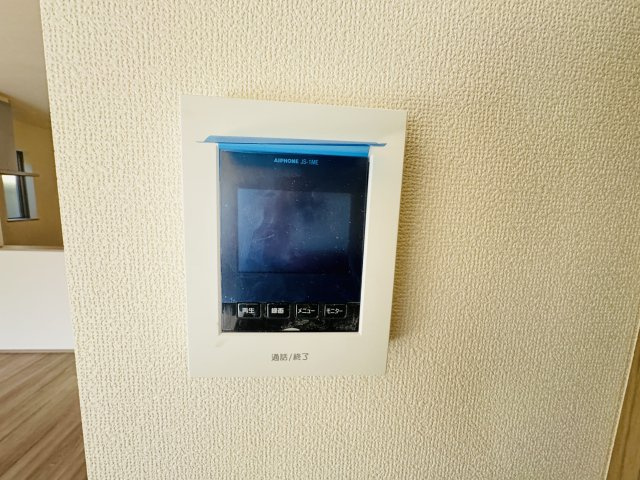 松戸市常盤平６丁目新築戸建【牧野原小学校：8分】のセキュリティ|来客時も安心のTVモニター付きインターフォン
