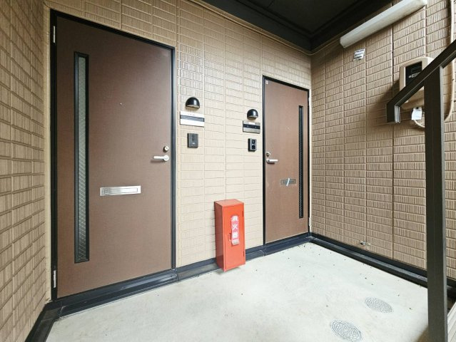 ヴィルドミールＢの玄関