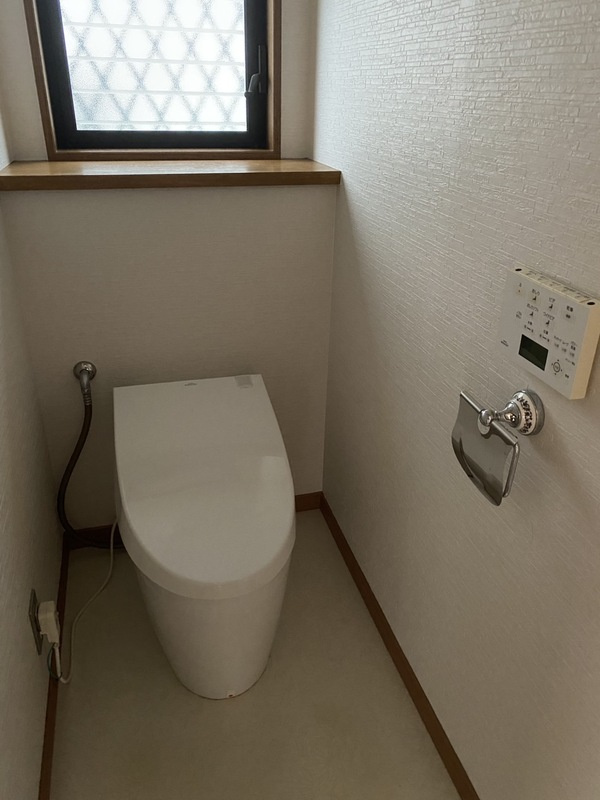 菅田町戸建のトイレ