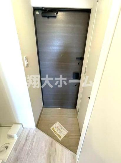 ドゥーエ西大島Ⅲの玄関