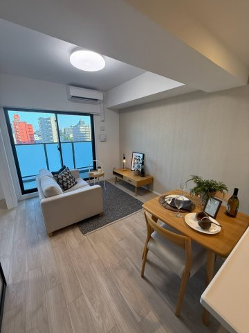 【居間・リビング】 | Louis Residence 弁天町