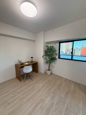 【洋室】 | Louis Residence 弁天町