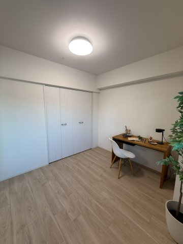 【洋室】 | Louis Residence 弁天町
