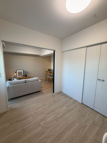 【洋室】 | Louis Residence 弁天町