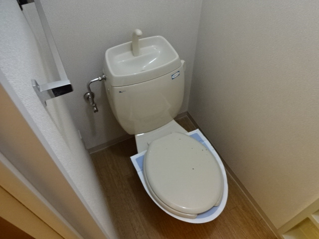 高砂市神爪４丁目のハイツのトイレ