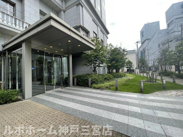 ライオンズタワー神戸元町のエントランス