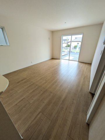 【平中神谷第9／全2棟　1号棟】　長期優良住宅　新築建売住宅！の居間・リビング|◆キッチンの写真です◆
対面式キッチンですので、お食事の準備をしながらご家族との会話を楽しめます☆

