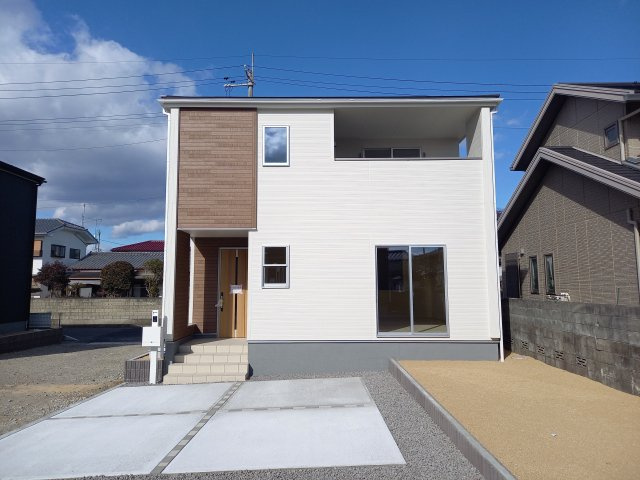 【平中神谷第9／全2棟　2号棟】　長期優良住宅　新築建売住宅！の前面道路含む現地写真|同施工◆外観の写真です◆　
＼楽しみが広がる憧れのマイホーム (^^♪／
子供部屋や主寝室などお部屋の使い分けができ、ファミリー層が暮らしやすい4LDKです！

