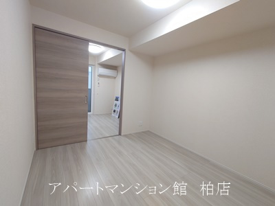 ヴィレオの洋室|同施工会社、同型タイプです