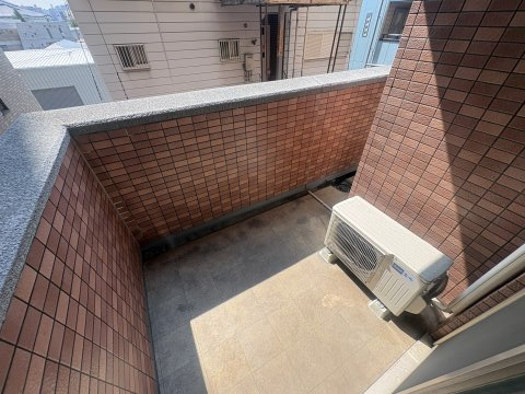 グランシス江坂のバルコニー