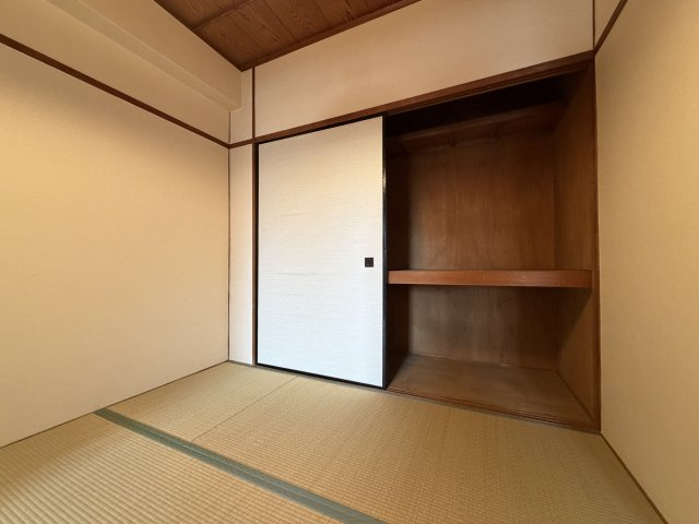 ハイツ粟新の収納