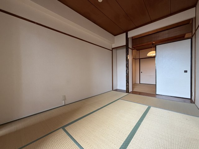 ハイツ粟新の和室