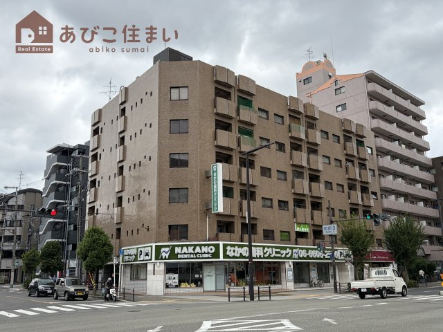 ハイツ粟新の外観