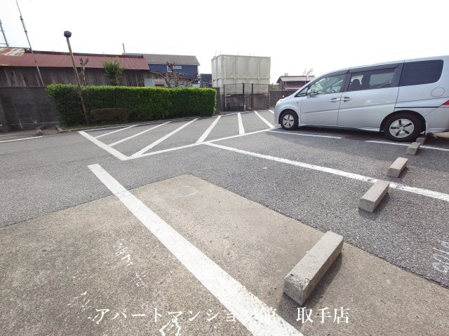 エトアールSの駐車場