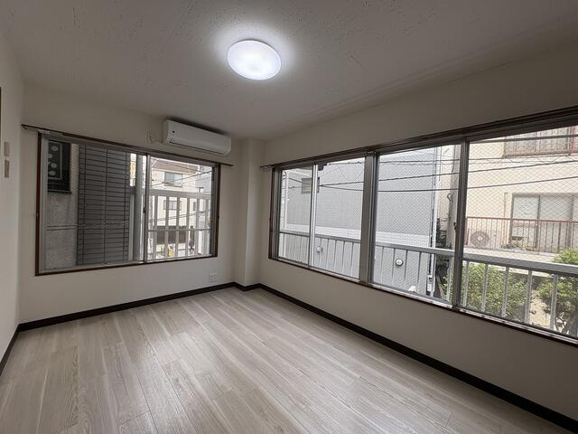 【寝室】