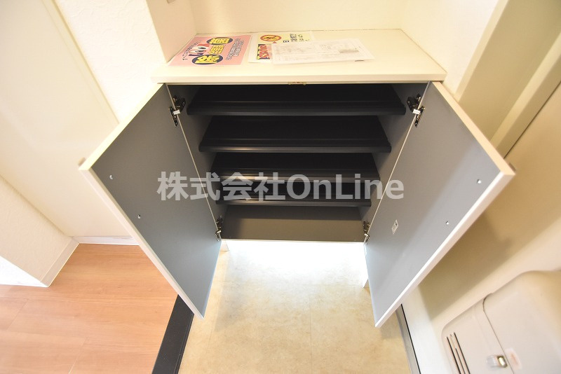 東大阪市西堤本通西３丁目の賃貸マンションの収納