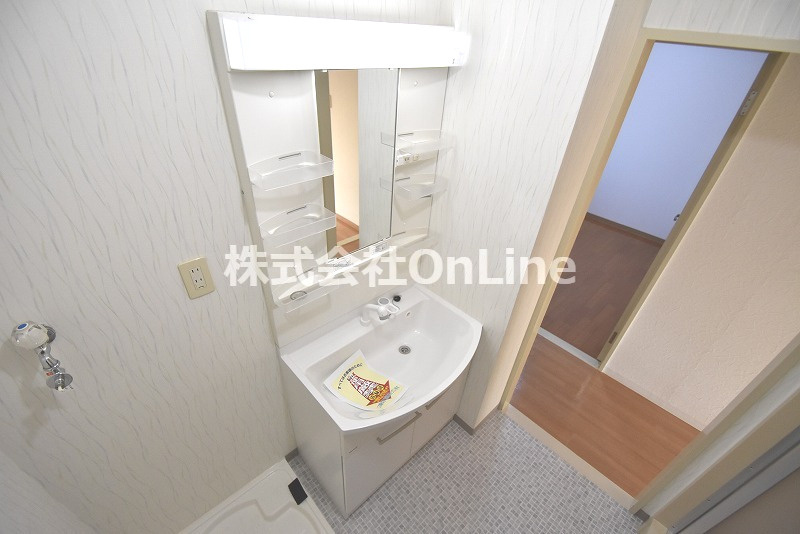 東大阪市西堤本通西３丁目の賃貸マンションの独立洗面台