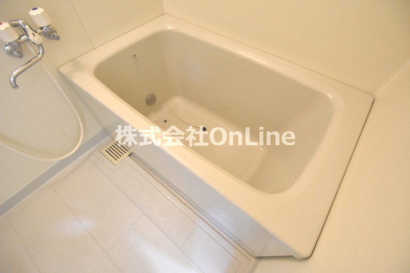 東大阪市西堤本通西３丁目の賃貸マンションの浴室