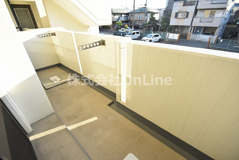東大阪市西堤本通西３丁目の賃貸マンションのバルコニー