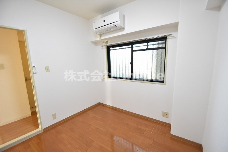 東大阪市西堤本通西３丁目の賃貸マンションの洋室