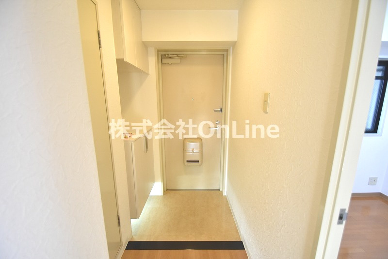 東大阪市西堤本通西３丁目の賃貸マンションの玄関