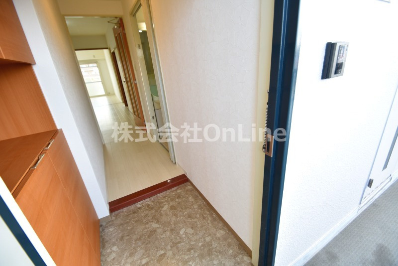 東大阪市西堤本通東２丁目の賃貸マンションの玄関