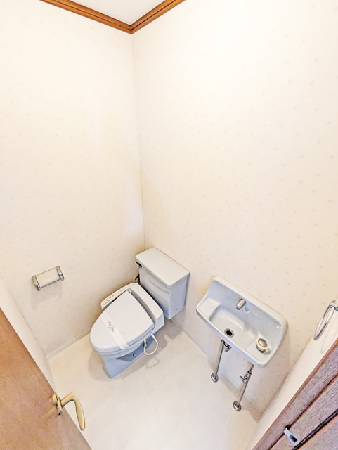 京都市東山区泉涌寺門前町住宅のトイレ|清潔感のあるトイレです