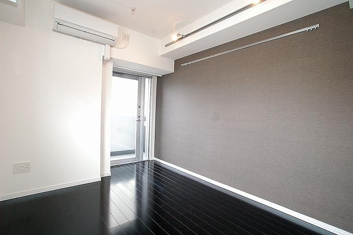 グランドコンシェルジュ蒲田の居間・リビング|※カラータイプは白です