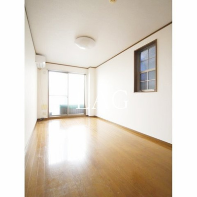 【居間・リビング】 | アンプルールフェールイル・ヴィラージュ | 洋室のお部屋です。