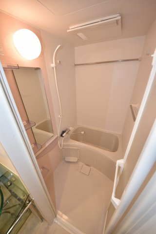 セレニテ堺筋本町SUDの浴室