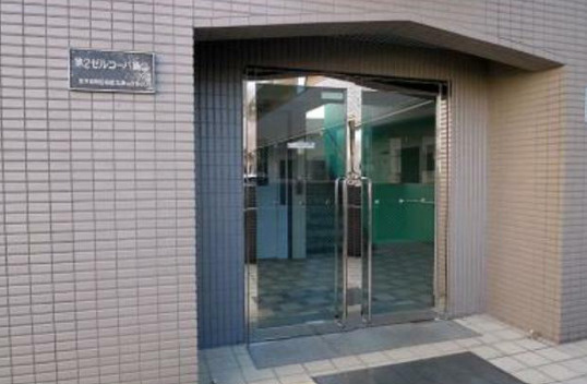 第2ゼルコーバ烏山のエントランス