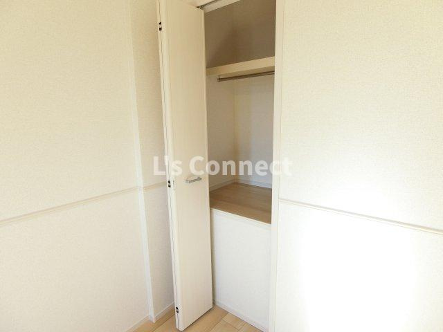 【設備】 | エアリーＢ | 各部屋にクローゼット付き。