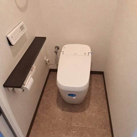 グランボア南千住アクアフォートのトイレ|※室内写真の家具等はAIで削除しています