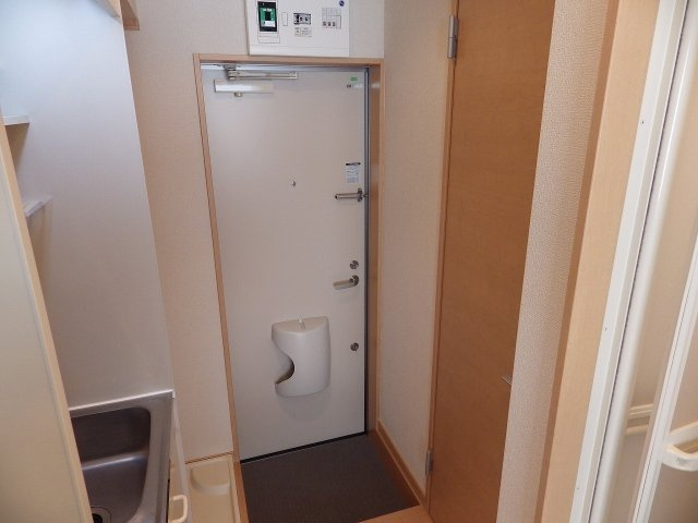 プレシャス白山の玄関