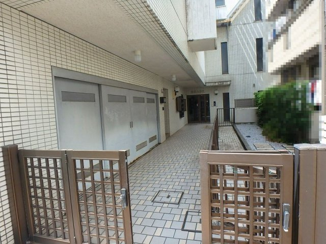 向丘ハウスのエントランス