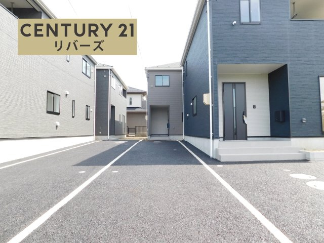 北名古屋市六ツ師女夫越の新築一戸建の前面道路含む現地写真|☆３号棟☆　　いつでも見学できます♪（お問合せ当日、平日、水曜、夜間でもＯＫ）　敷地４４．５７坪！　駐車２台可！　防犯カメラ・ＥＶ車充電完備！　ＬＤＫ１７．２帖♪　収納豊富な間取り！