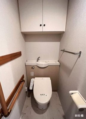 【トイレ】 | コローレ青葉台B棟 | 落ち着いた色調のトイレです♪