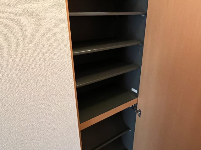 プレジール・Ｊの玄関