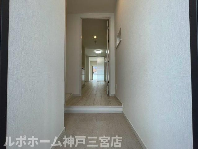 リブリ・中山手の玄関