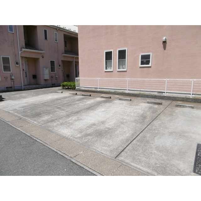 コラール　Ｂ棟の駐車場