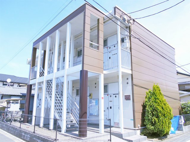 レオパレスニューさがみの外観