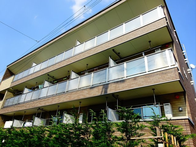 シュトラール赤堤の外観